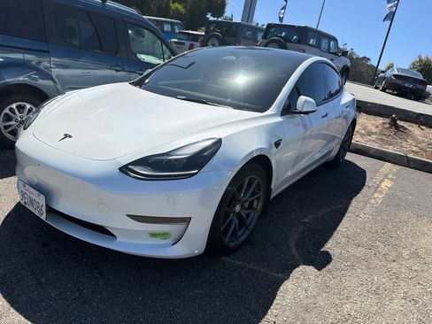 Used 2023 Tesla Model 3 Standard Range RWD image 3