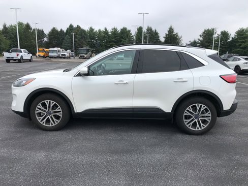 Certified 2022 Ford Escape SEL w/ Technology Package image 2