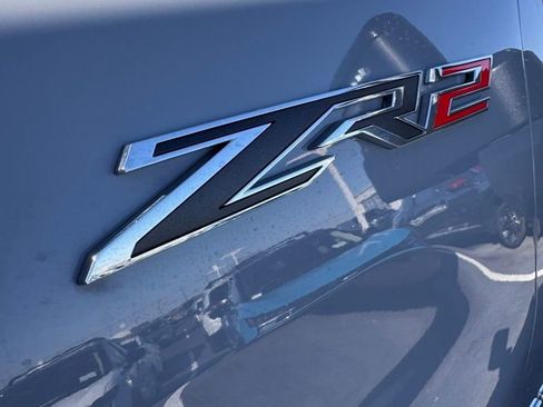 Used 2024 Chevrolet Silverado 2500 ZR2 w/ Technology Package image 10
