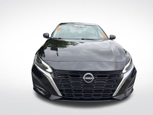 Used 2025 Nissan Altima 2.5 SV FWD image 19