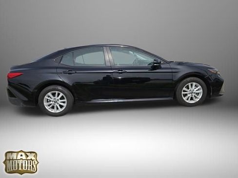 Used 2025 Toyota Camry LE FWD image 12