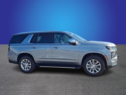 Used 2025 Chevrolet Tahoe Premier AWD/4WD image 3