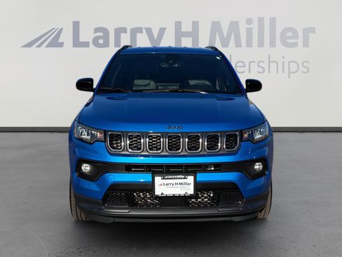 Used 2025 Jeep Compass Latitude w/ Convenience Group image 9