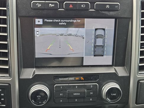 Used 2018 Ford F150 Platinum w/ Equipment Group 701A Luxury AWD/4WD image 18