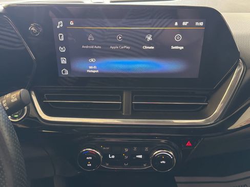 Used 2024 Chevrolet Trax RS FWD image 41