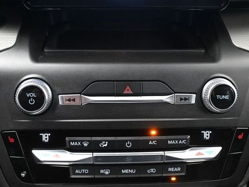 Used 2020 Ford Explorer XLT w/ Equipment Group 202A image 23