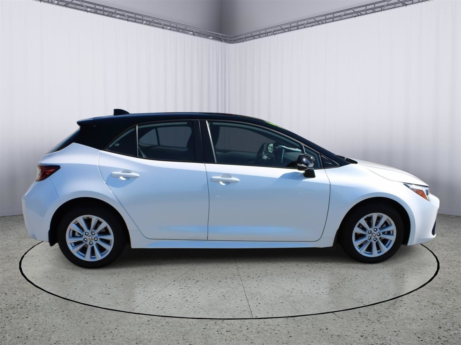 Certified 2024 Toyota Corolla SE w/ SE Package FWD image 9