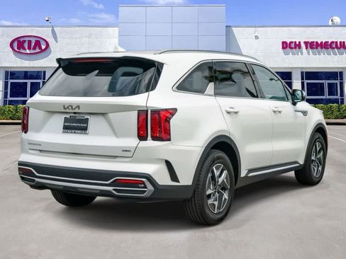 Certified 2023 Kia Sorento EX w/ Panoramic Sunroof Package FWD image 4