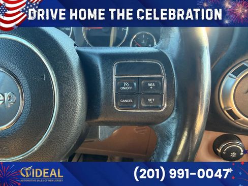 Used 2016 Jeep Wrangler Unlimited Sahara w/ Connectivity Group AWD/4WD image 30