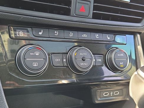 Used 2023 Volkswagen Jetta SEL image 23