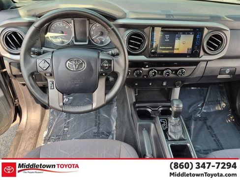 Used 2017 Toyota Tacoma TRD Sport w/ Tow Package (A/T) AWD/4WD image 28