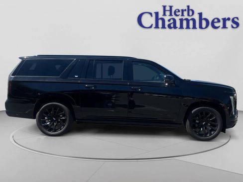 Used 2025 Cadillac Escalade ESV Sport Platinum AWD/4WD image 6