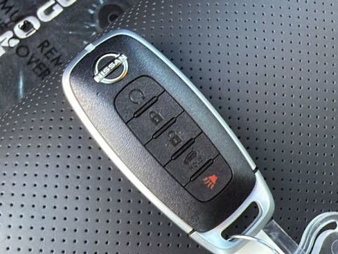 New 2026 Nissan Rogue Platinum image 29