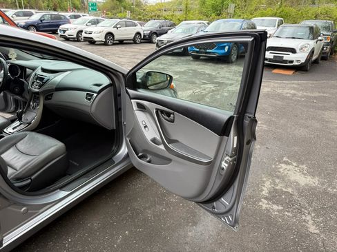 Used 2013 Hyundai Elantra Limited FWD image 12