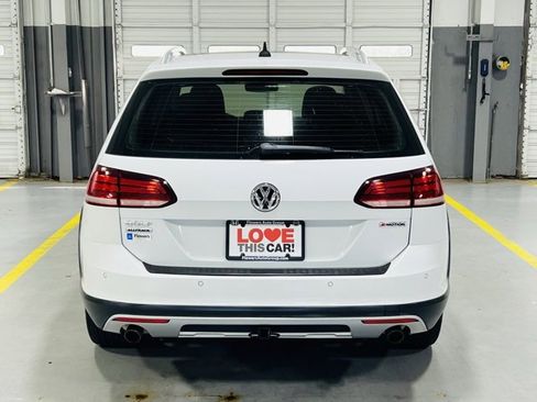 Used 2019 Volkswagen Golf Alltrack SEL image 16