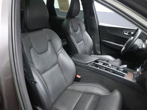 Used 2023 Volvo XC60 B6 Ultimate w/ Protection Package Premier image 30