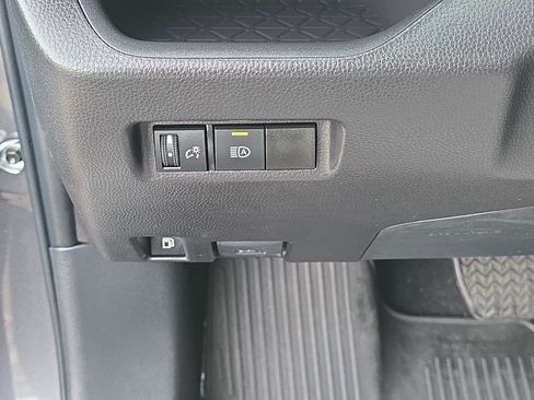 Used 2024 Toyota RAV4 XLE image 32