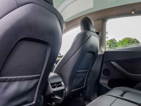 Used 2023 Tesla Model Y Long Range AWD/4WD image 19