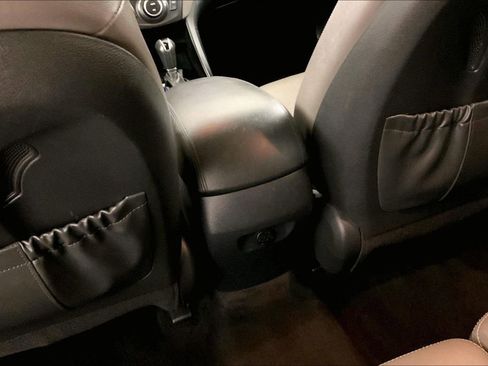 Used 2018 Hyundai Santa Fe SE Ultimate image 10