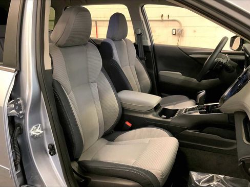 Certified 2025 Subaru Outback Premium image 8