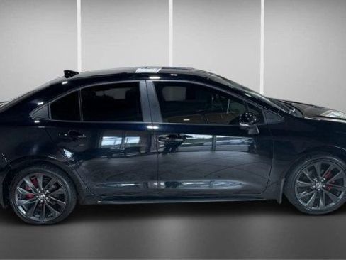Used 2025 Toyota Corolla XSE FWD image 5