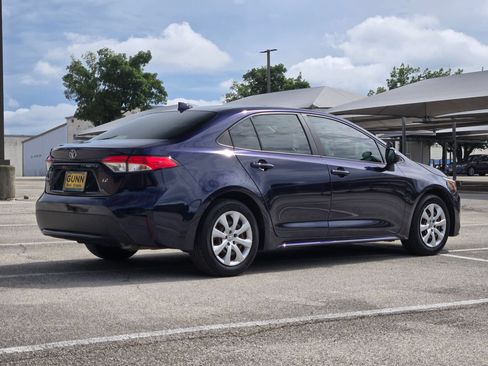 Used 2020 Toyota Corolla LE FWD image 4