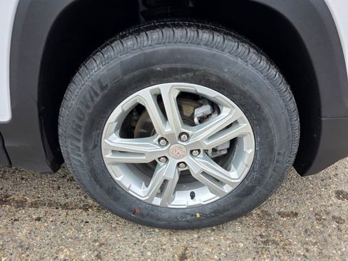 Used 2024 GMC Terrain SLE w/ LPO, Floor Liner Package AWD/4WD image 6