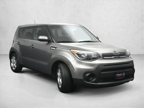 Used 2017 Kia Soul w/ Convenience Package FWD image 4