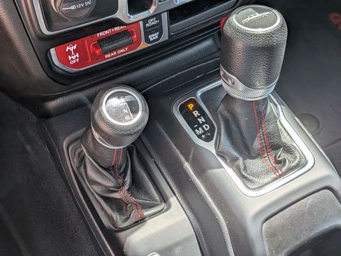 Used 2021 Jeep Gladiator Rubicon AWD/4WD image 26