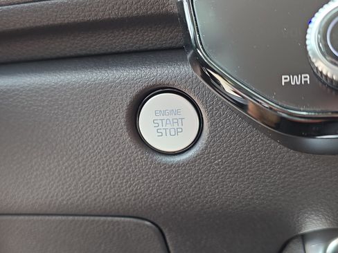 New 2026 Kia Carnival EX FWD image 31