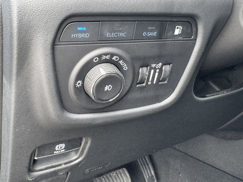 Used 2024 Jeep Grand Cherokee Summit AWD/4WD image 39