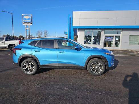 New 2026 Chevrolet Trax LT w/ Driver Confidence Package image 2