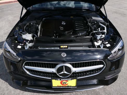 Used 2025 Mercedes-Benz C 300 4MATIC Sedan image 30