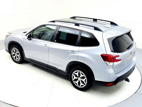 Used 2020 Subaru Forester Premium image 16