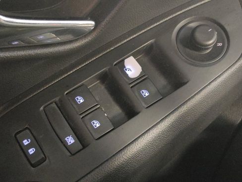 Used 2020 Chevrolet Trax LS w/ Tint and Cruise Package FWD image 27