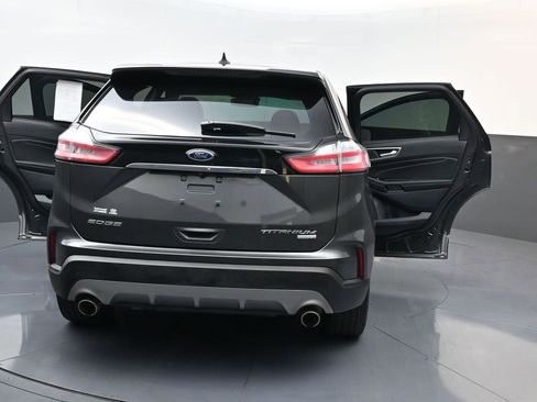 Used 2019 Ford Edge Titanium image 34