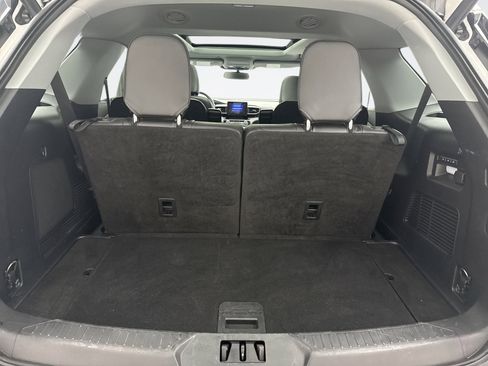 Used 2022 Ford Explorer Limited w/ Equipment Group 301A AWD/4WD image 24