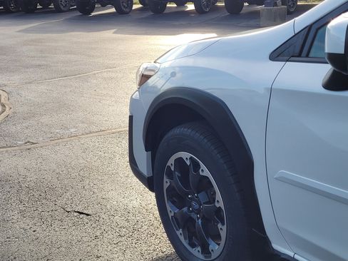 Used 2021 Subaru Crosstrek 2.0i Premium image 11