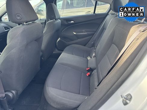 Used 2017 Chevrolet Cruze LS FWD image 12