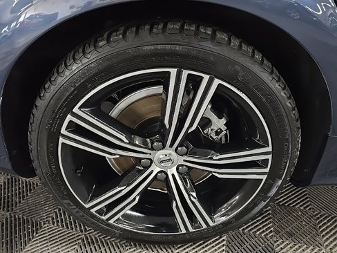 Used 2019 Volvo S60 T8 Inscription image 14