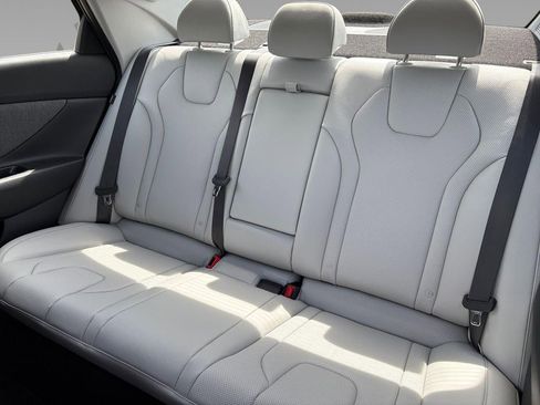 New 2026 Hyundai Elantra Limited FWD image 36