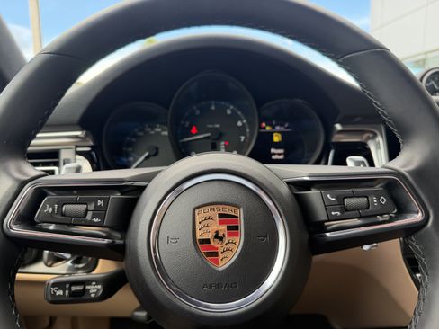 Certified 2024 Porsche Macan AWD/4WD image 35