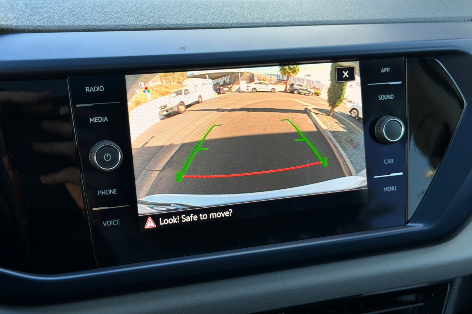 Used 2023 Volkswagen Taos SE w/ Panoramic Sunroof Package FWD image 19