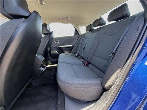 Used 2025 Kia K4 FWD image 21