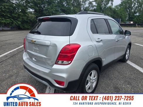 Used 2019 Chevrolet Trax LT w/ LT Convenience Package FWD image 5