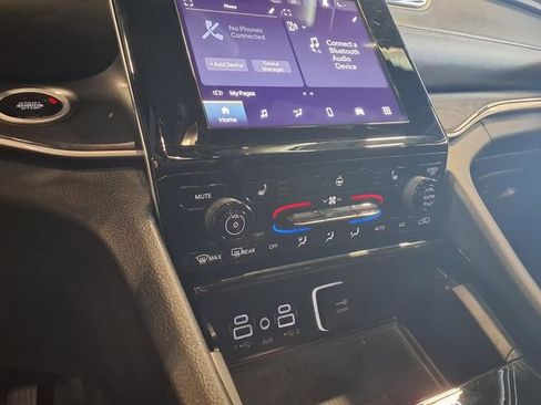 Used 2023 Jeep Grand Cherokee Altitude image 24