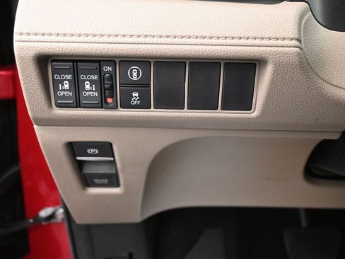 Used 2024 Honda Odyssey EX image 24