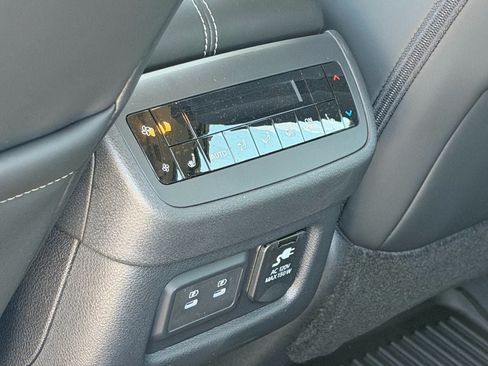 New 2026 Nissan Pathfinder Platinum FWD image 13