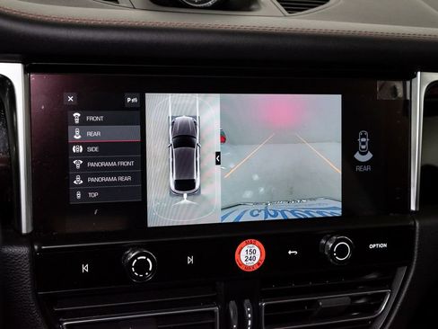 Used 2022 Porsche Macan AWD/4WD image 23