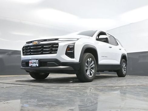 Used 2025 Chevrolet Equinox LT FWD image 45